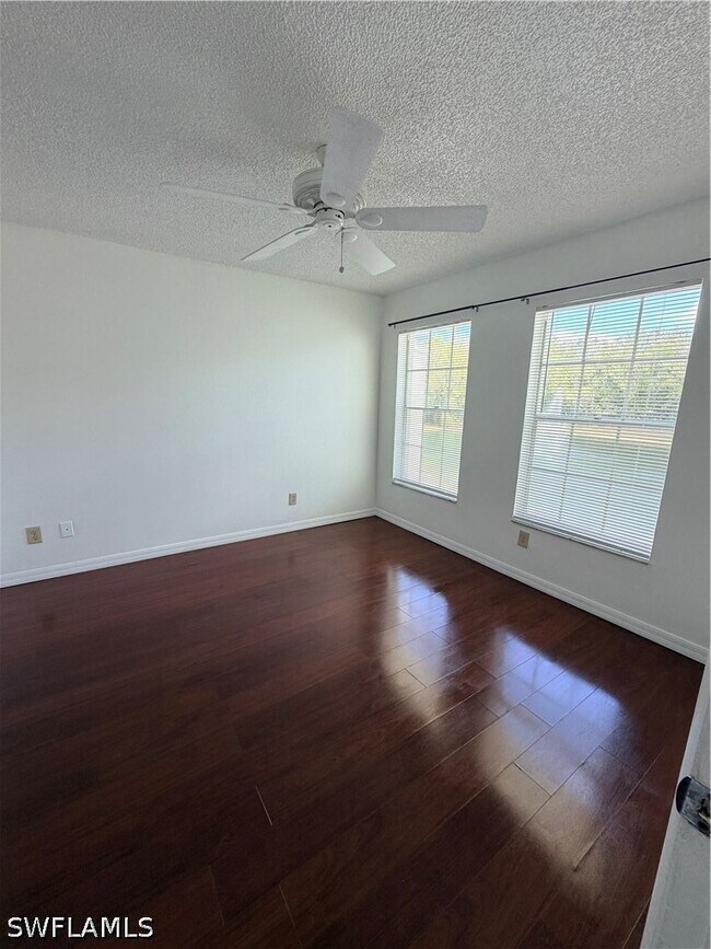 Foto del edificio - 108 Santa Clara Dr