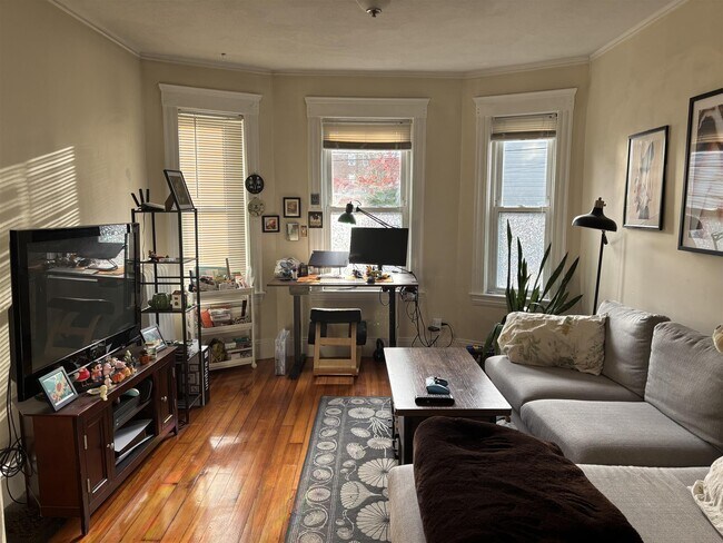 Building Photo - 9 Orrin St