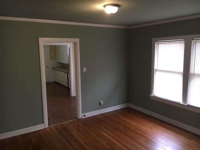 Building Photo - 742 Mulberry St