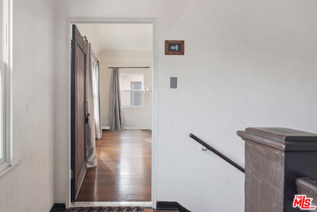 Building Photo - 409 N Curson Ave