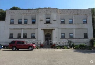 Building Photo - 4200 Arnold Ave