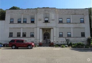 Building Photo - 4200 Arnold Ave