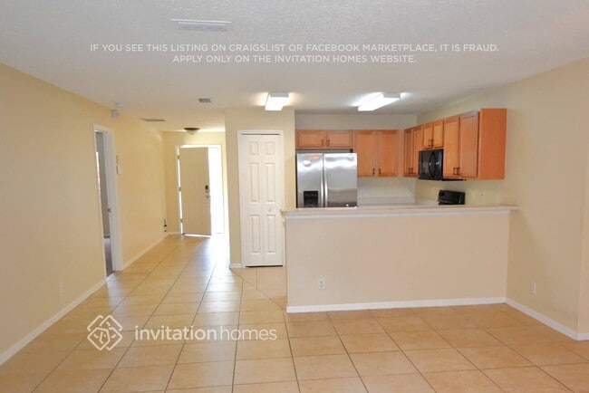 Building Photo - 2321 SW Kent Cir