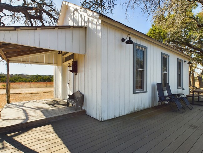 Foto del edificio - Historical Honey Creek School House