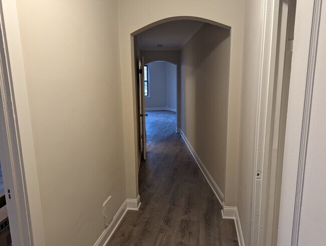 Foto del edificio - 3335 W Diversey Ave