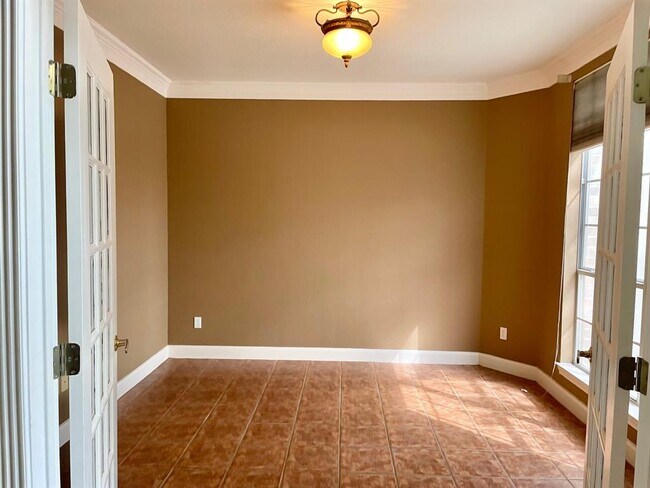 Foto del edificio - 8028 Bottlebrush Dr