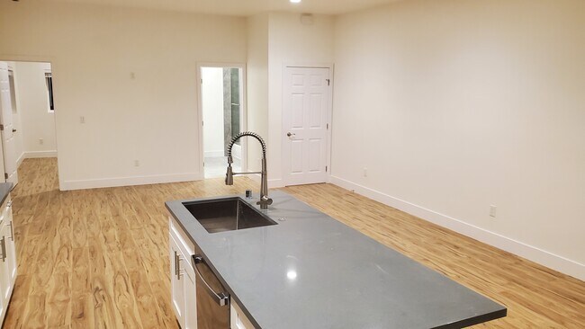 Foto del edificio - 10913 Sunray Pl