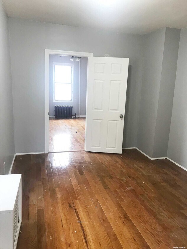 Foto principal - 91-48 112th St