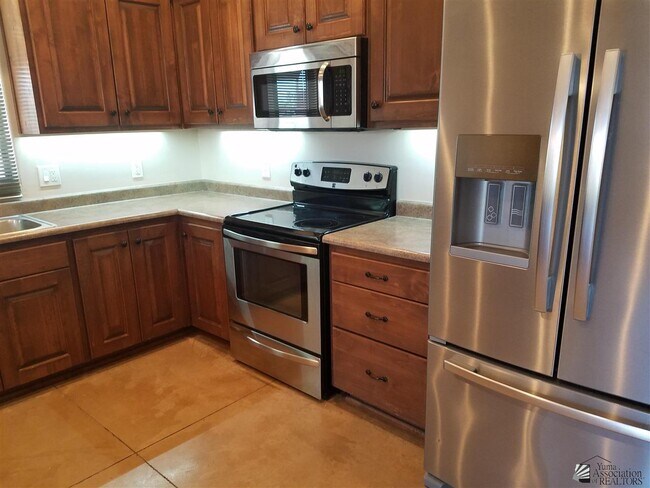 Building Photo - 14743 S Blanco Ave