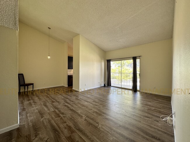 Photo - 814 S Langley Ave Townhome