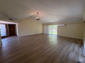 Building Photo - 4571 Twain Ave