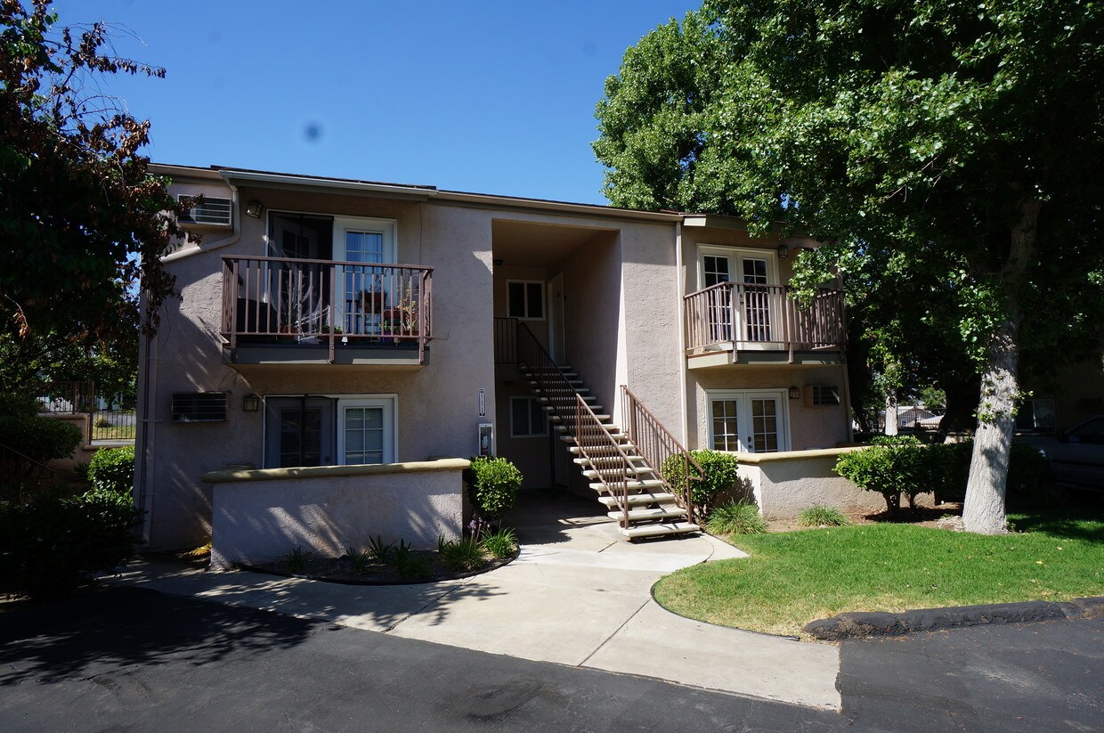 Foto principal - 1280 W Main St