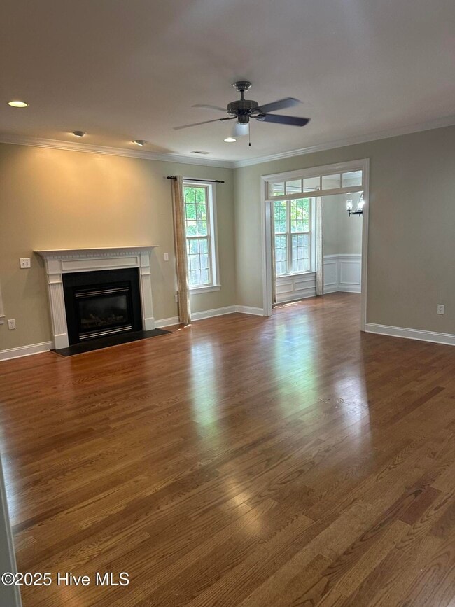 Building Photo - 8854 Plantation Landing Dr