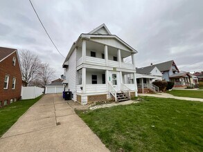 Building Photo - 8101 Grand Division Ave