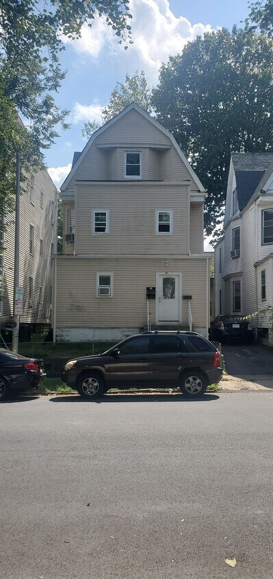 Primary Photo - 71 Linden Ave