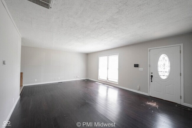 Building Photo - 3926 Malibu Dr