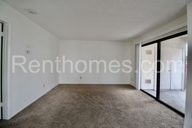 Foto del edificio - 8510 Summerdale Rd