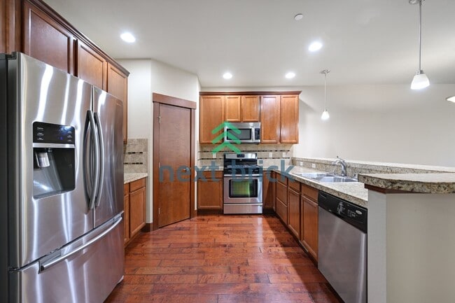 Building Photo - Charming 3-Bed, 2.5-Bath Haven with 1997 Sq Ft in Renton, WA!
