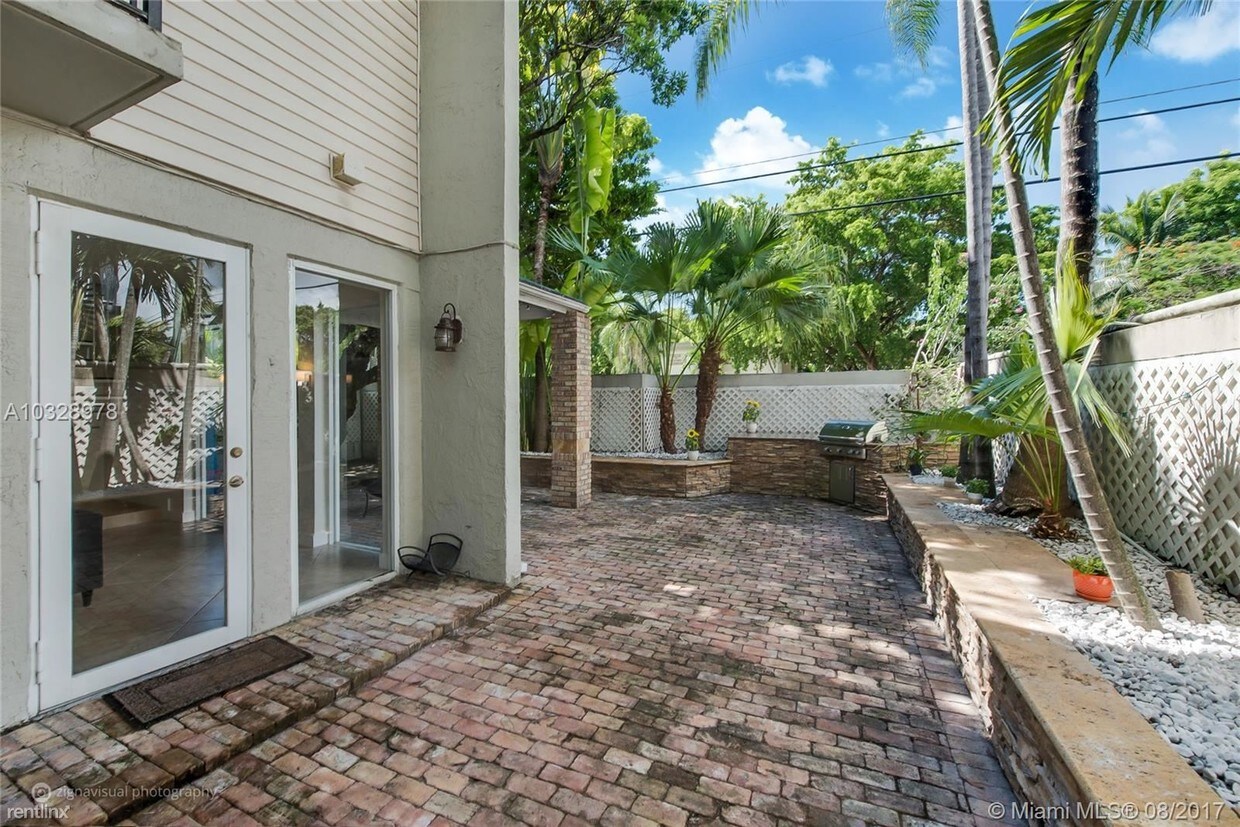 Foto principal - 2998 Virginia St