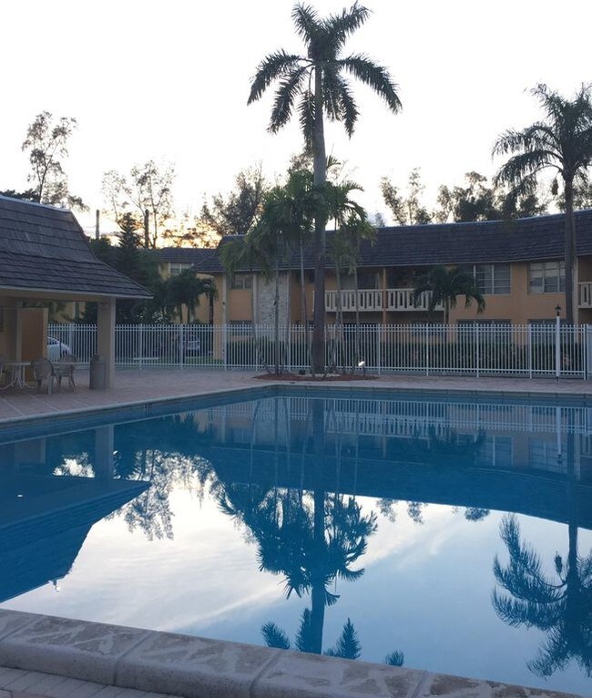 Building Photo - 7480 Miami Lakes Dr