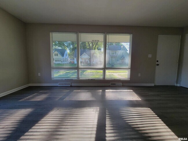 Foto del edificio - 1111 Summer St