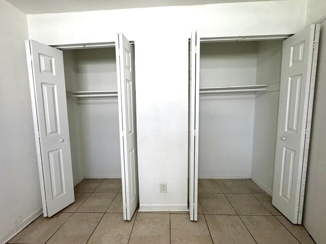 Building Photo - 5313 NW 23rd St