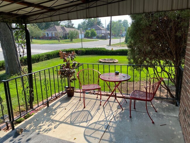 Foto del edificio - Adorable Large 4 Bedroom Cottage w/ Tons o...