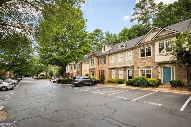 Foto del edificio - 1264 Harris Commons Pl