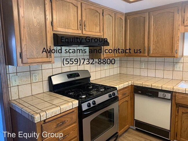 Building Photo - 2 br, 2 bath House - 3503 S. Oakview Drive