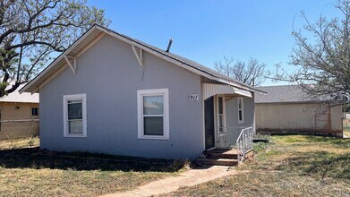 Building Photo - 911 S 4th St