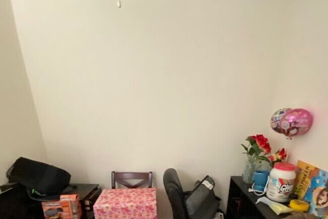 Foto del edificio - 2603 W Chicago Ave