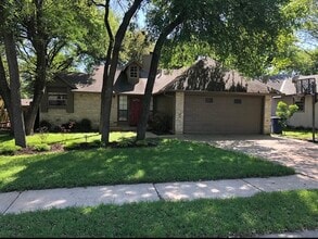Building Photo - 2811 Crownspoint Dr
