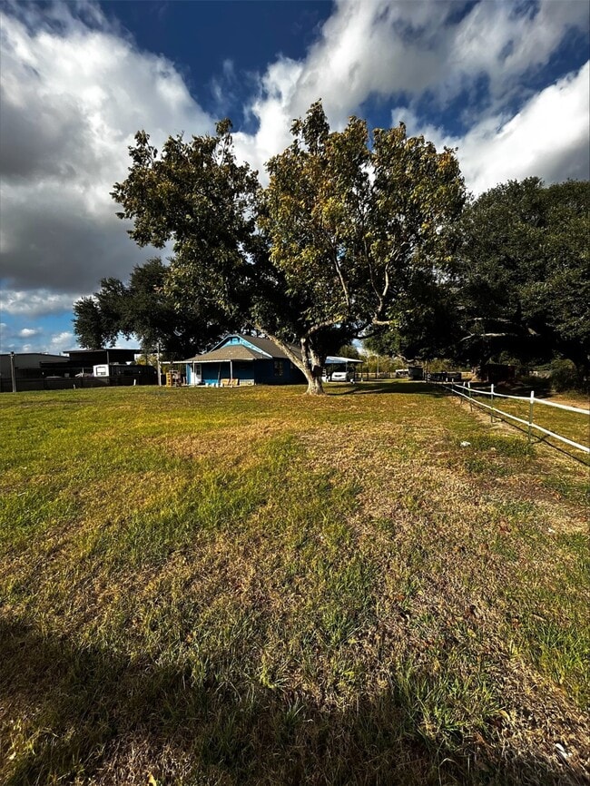 Foto del edificio - 31155 Old Washington Rd