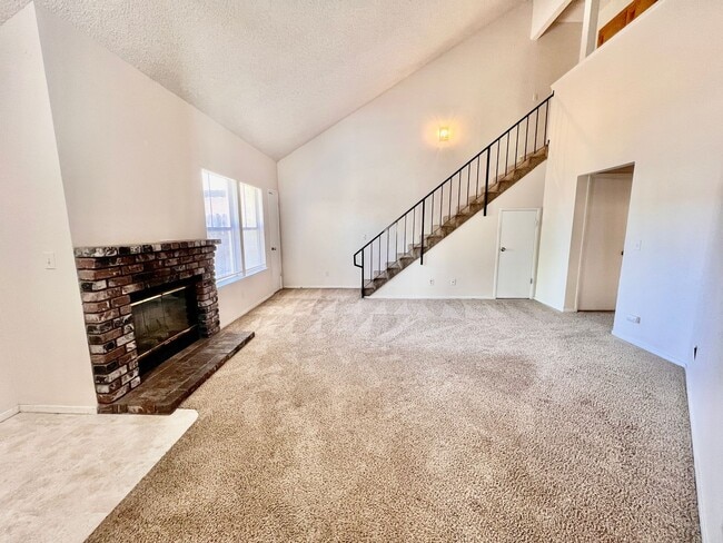 Building Photo - $2,050 Princeton & Brawley, 3 Bed - N Dewe...