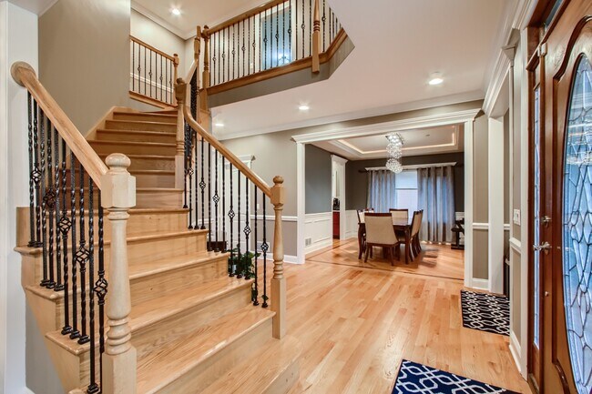 Foto del edificio - 1649 E Greenleaf Ave