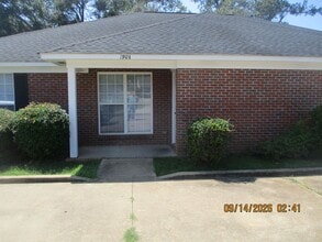 Building Photo - 190 Starksville Ave