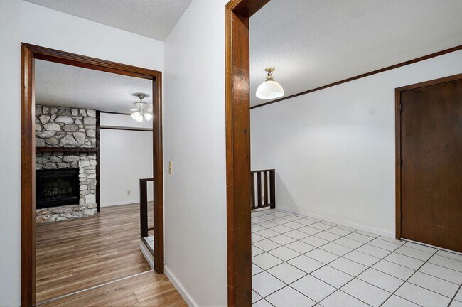 Foto del edificio - Charming 3 Bedroom House in Springfield!