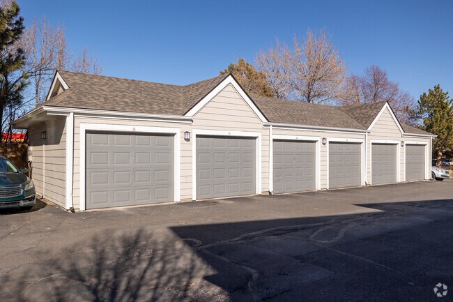 Garajes - ARIUM at Lowry