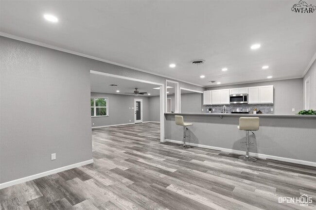 Building Photo - 4303 Prince Edward Dr