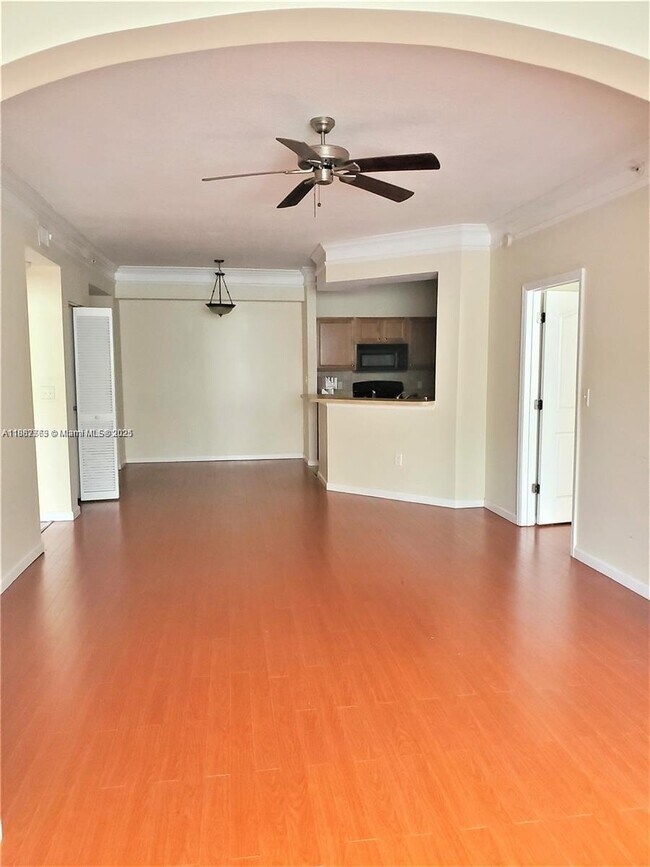 Foto del edificio - 9833 Baywinds Blvd