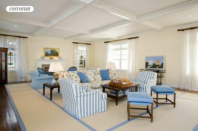 Building Photo - 7 Halsey Farm Dr
