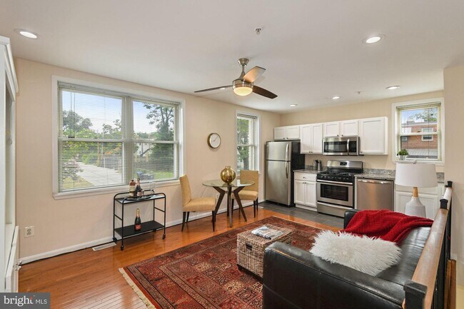 Foto del edificio - 429 18th St NE