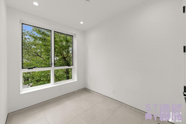 Building Photo - 2 bedroom in BROOKLYN NY 11207