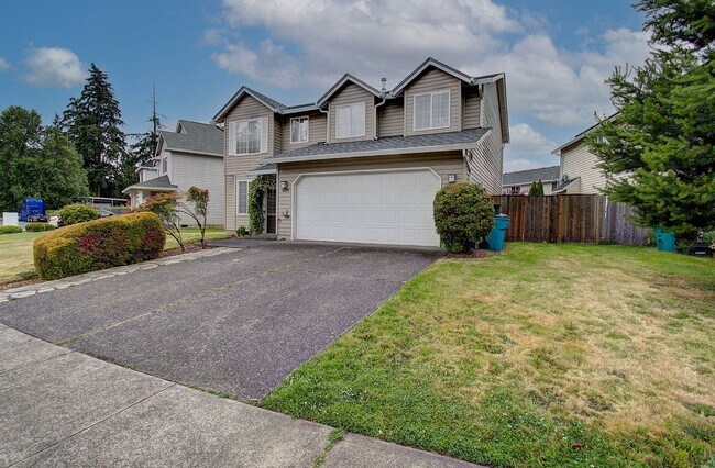 Photo - Salmon Creek 3 Bedroom with Yard! House