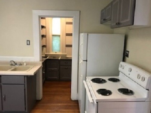 Foto principal - 2546 Broadway St