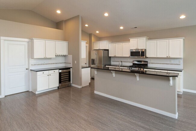 Foto del edificio - Spacious single level Orchard floorplan with 4th bedroom/den option home featuring SOLAR - Great ...