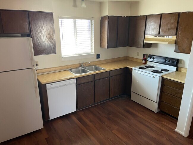 Building Photo - 1786 S 600 E