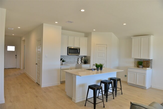 Building Photo - 31719 Carlisle Cv Ct