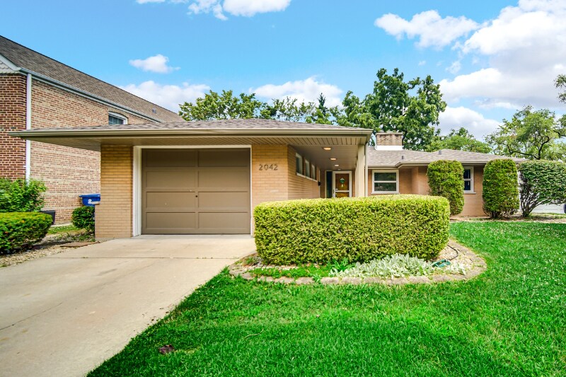 Foto principal - 2042 Spruce Rd