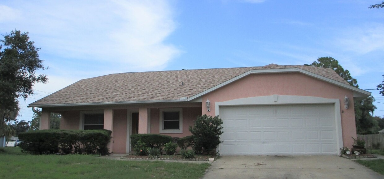 Foto principal - 3BR 2BA HOME FLORIDA SHORES FOR RENT